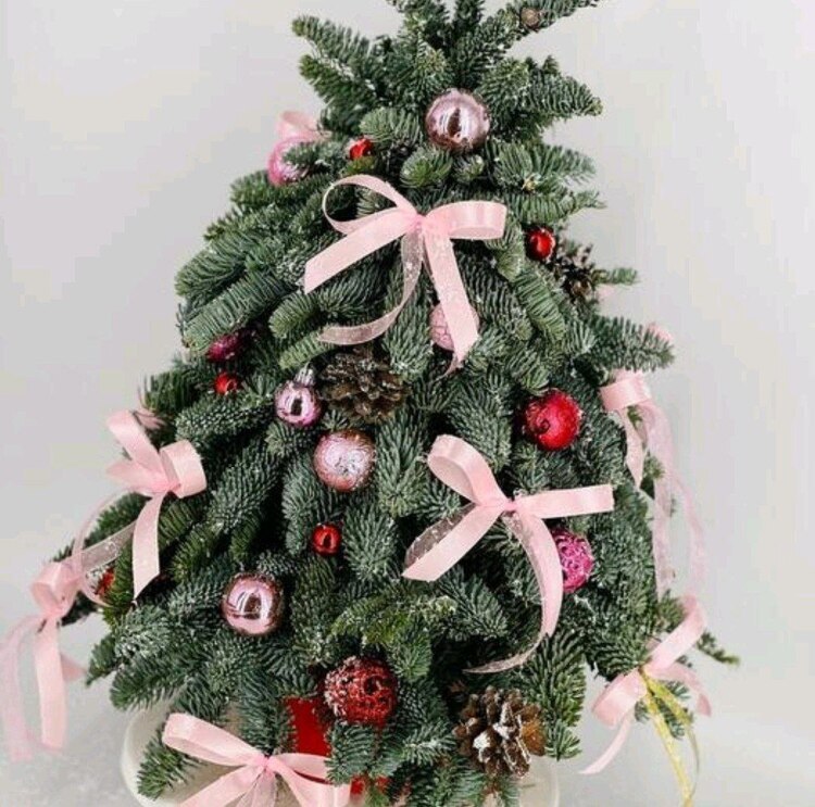 Новогодняя елочка с бантиками
